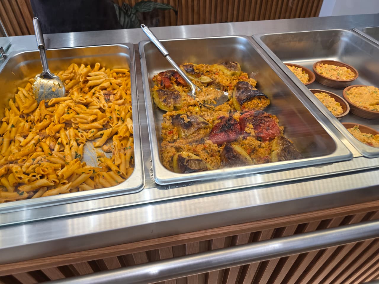 Traditional dishes on the hot line